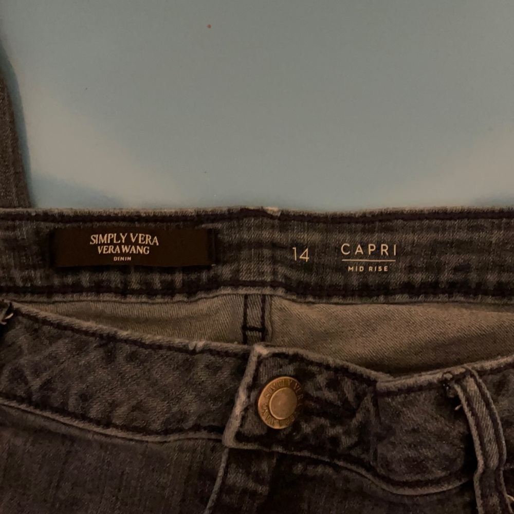 Vera Wang Capri Size 14